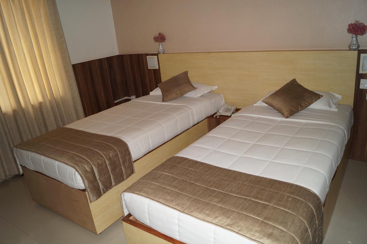 Hotel Badami Court エクステリア 写真